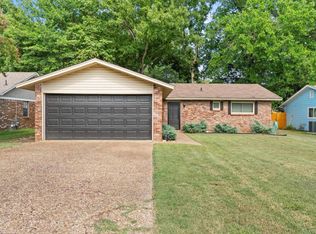 302 Club Ln, Conway, AR 72034