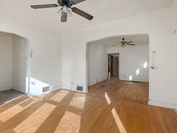 3rd image of 6629 S Claremont Ave