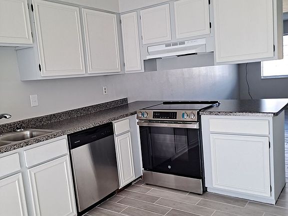 5th image of 33-39 Castle Royal Dr #35
