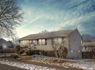 22 Wiseman Dr, Peabody, MA 01960