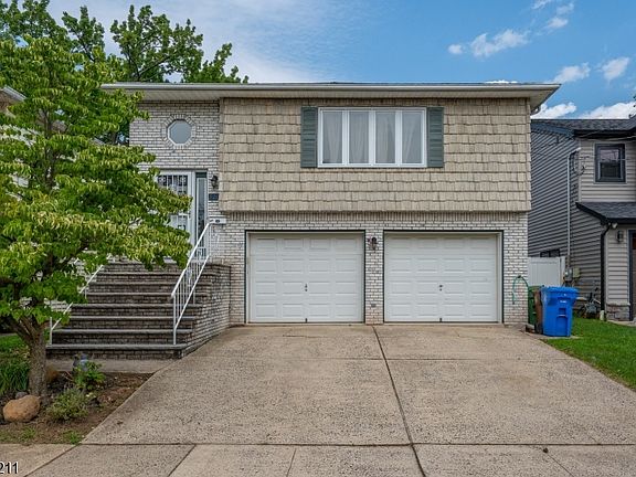 2nd image of 820 Baldwin Ave