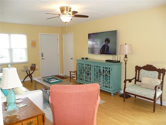 3rd image of 1140 Orange Tree Cir APT C