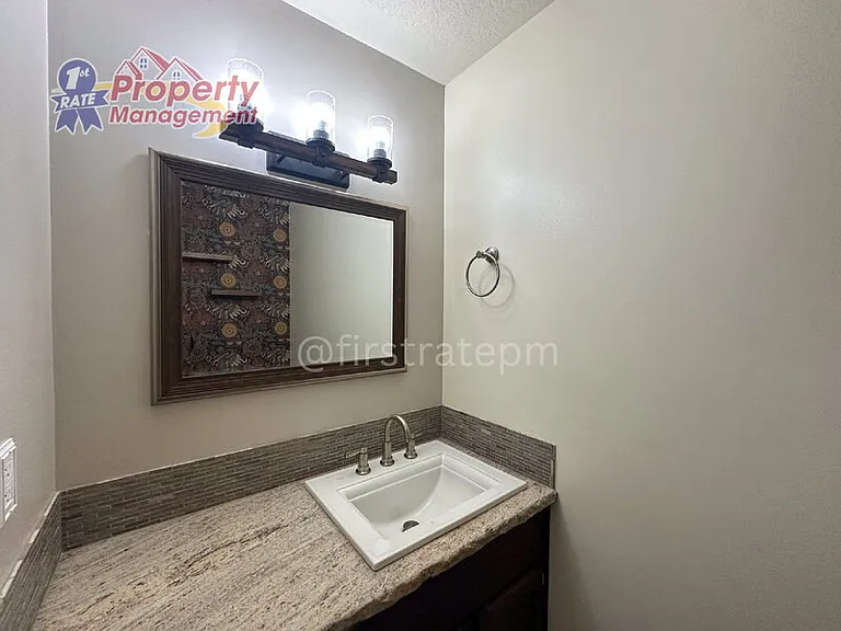 2624 N Hillway Dr — Photo 25
