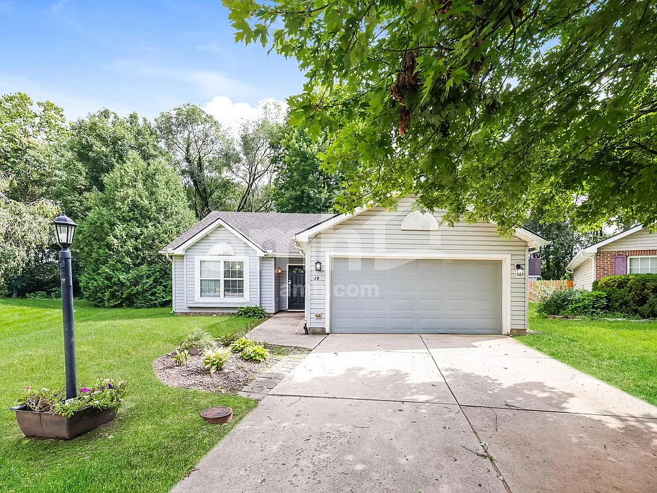 39 Mark Twain Ct