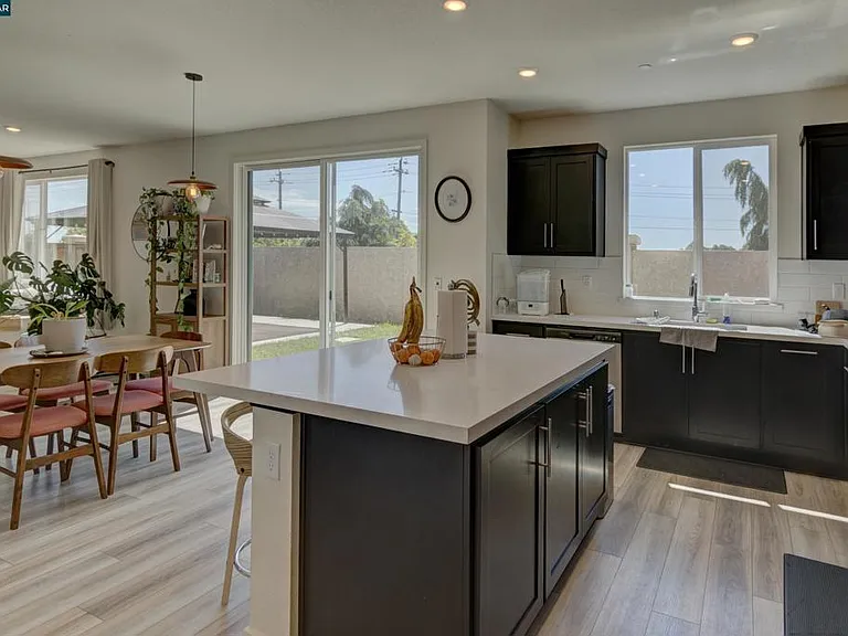 281 Cinnabar Way — Photo 13