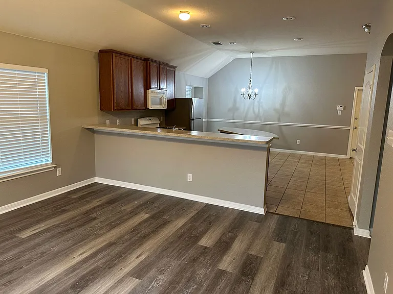 5209 Bald Cypress Ln — Photo 9