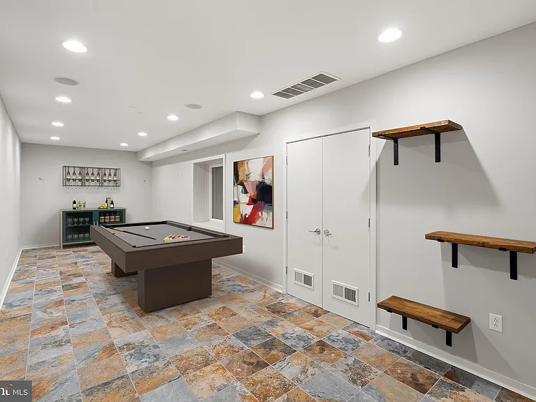 765 S 15th St — Photo 52