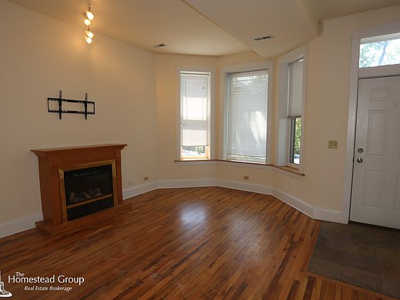 4th image of 1937 N Wood St #1