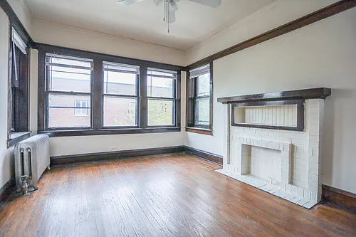1535 W Cornelia Ave #1 Photo 1