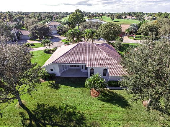 3rd image of 1207 SW Live Oak Cv