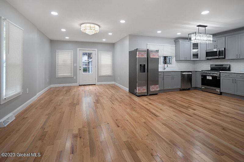 3rd image of 1221 Third Avenue