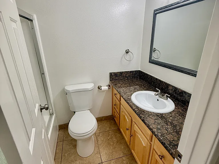 2725 Calle Del Comercio #B — Photo 9