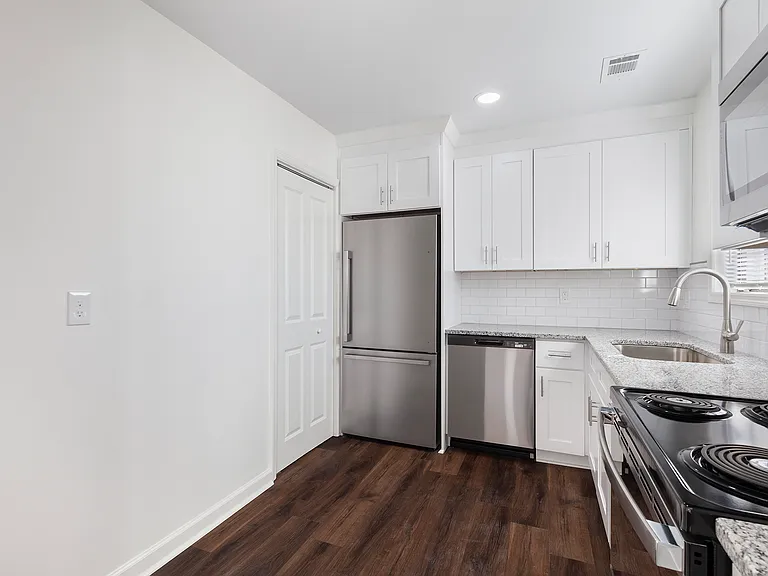 330H Winding River Dr NE — Photo 7