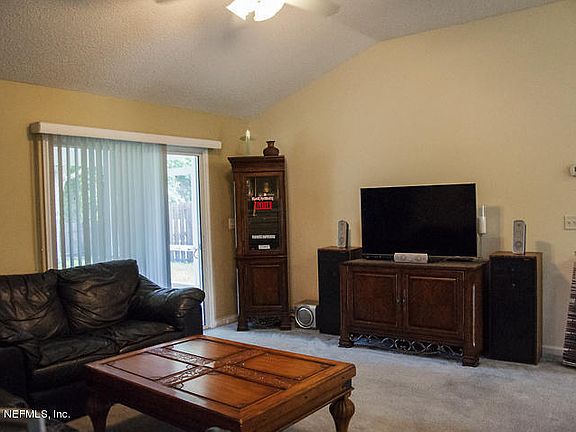 5th image of 713 Mackenzie Cir
