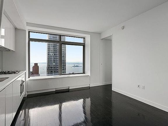 3rd image of 123 Washington St Penthouse 53H