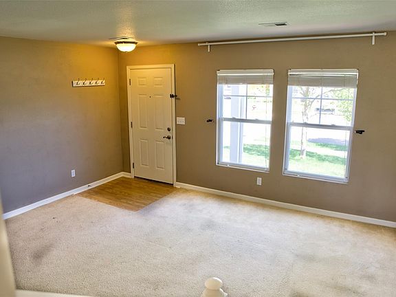 4th image of 240 Vista Blvd