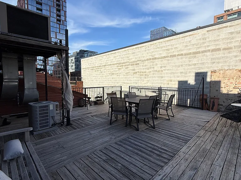 1111 W Randolph St #2 — Photo 32