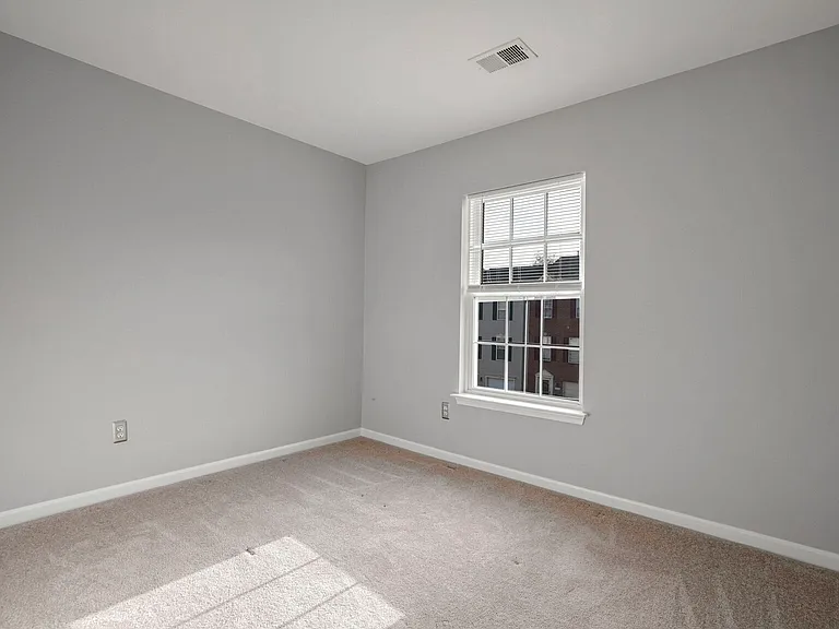 20413 Elm Grove Ter — Photo 6