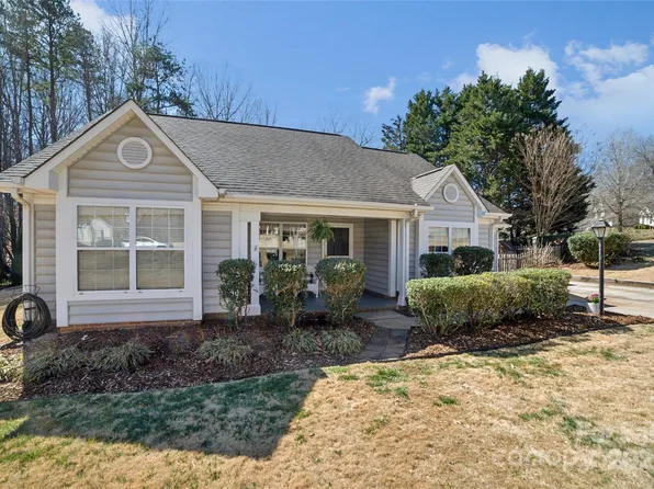 7200 Morning Dew Ct, Denver, NC 28037