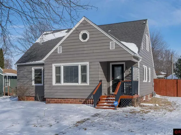 557 2nd Ave SE, Wells, MN 56097