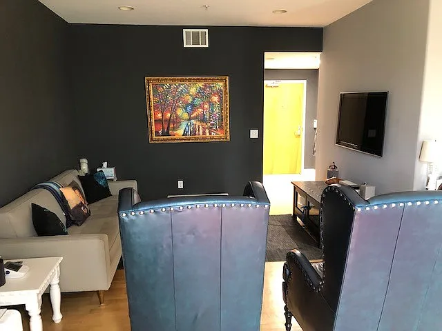 2 bed, 1285 sqft, $4,800 — Photo 2