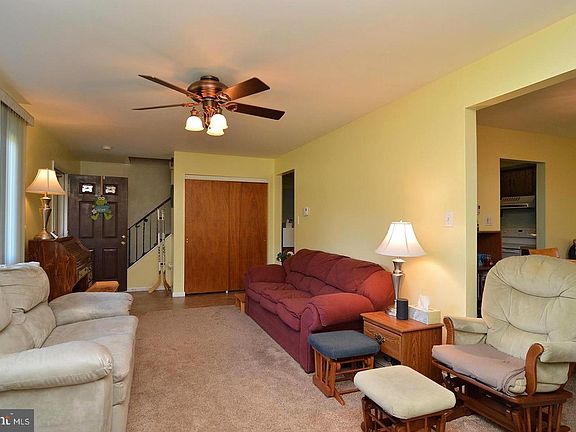 5th image of 14 Birdsfoot Dr