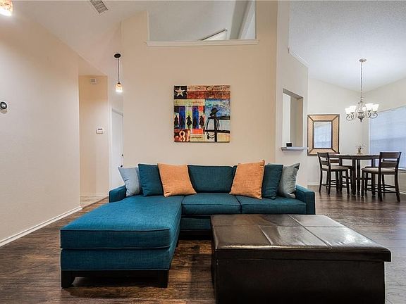 5th image of 612 Canterbury St