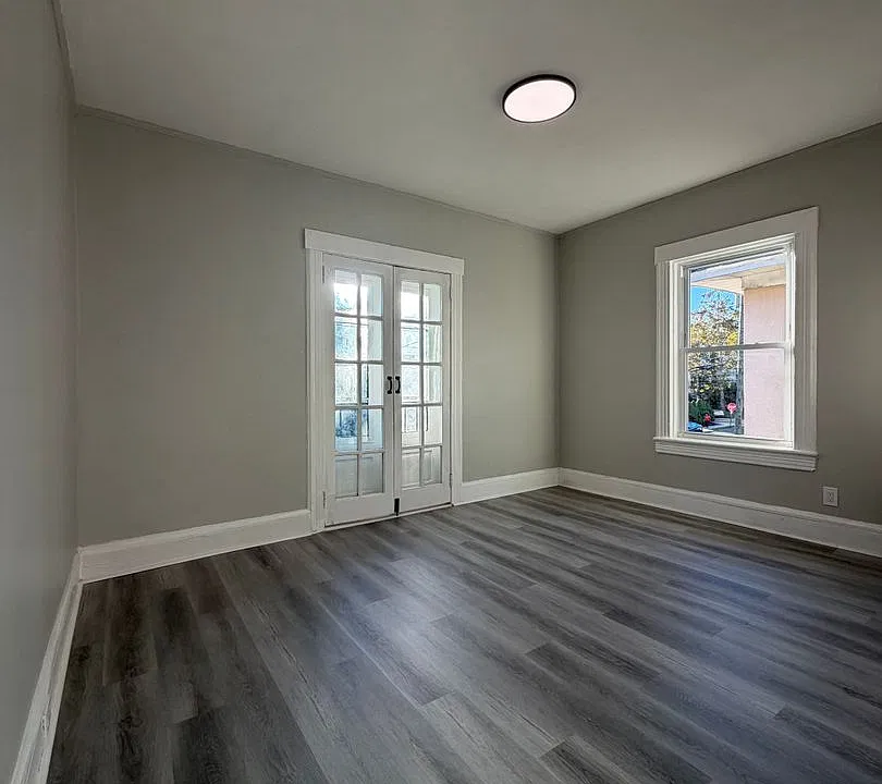 2-4 & 6 Eight Duer St N