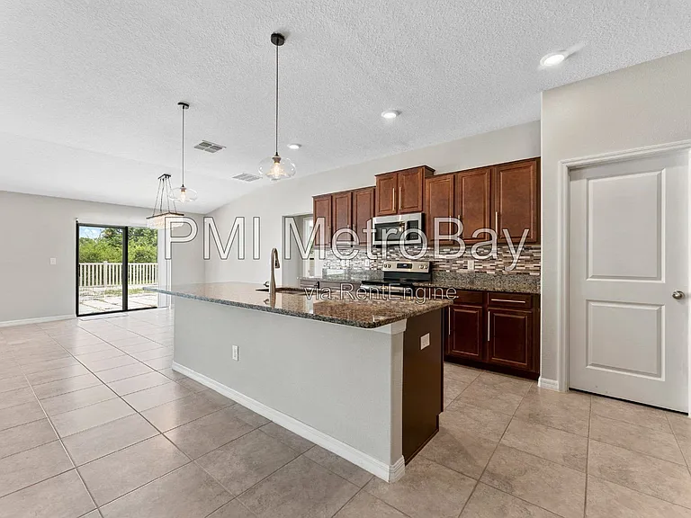 9703 Sage Creek Dr — Photo 7