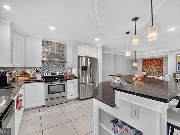 4th image of 10906 Lake Arbor Way