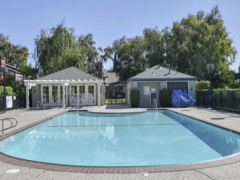 Association Pool