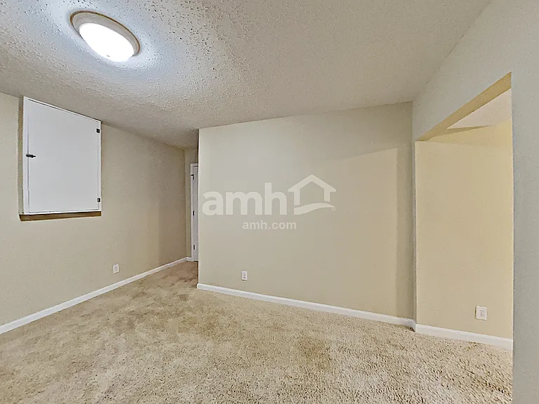 147 Grove Ln — Photo 19