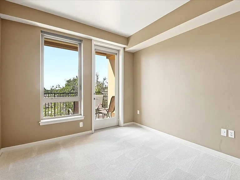 323 W Jefferson #503 — Photo 14