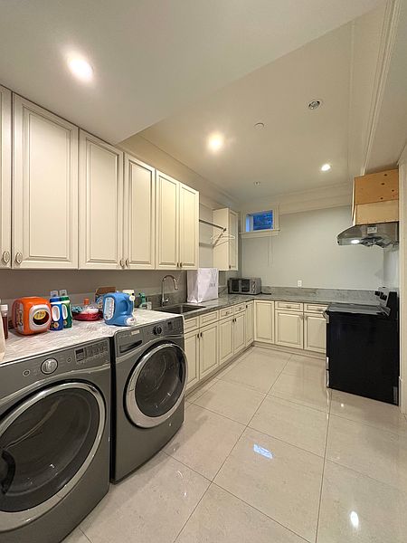 Vancouver Apartment for rent - 3 Bedrooms — photo 19