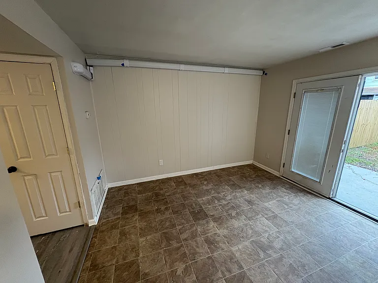 813 S Grosvenor Ct — Photo 15