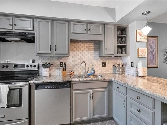 3rd image of 5312 Indian Creek Dr #D