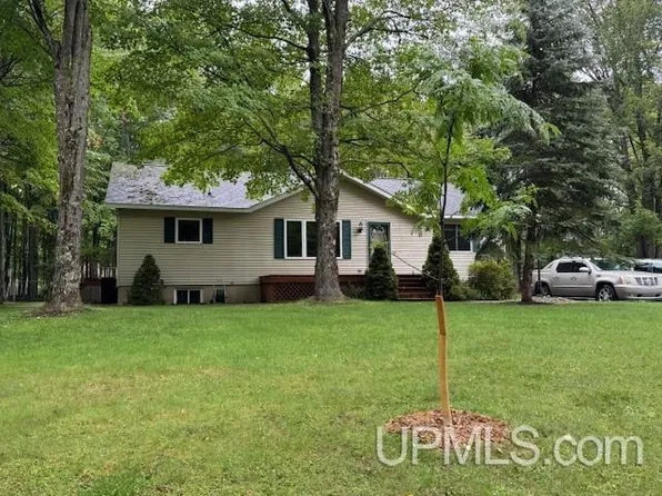 4795 17th Rd, Escanaba, MI 49829