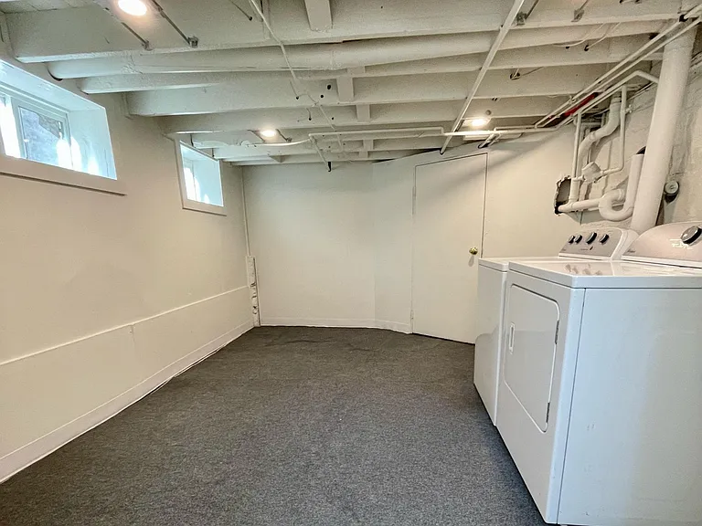 722 E Florida Ave — Photo 23