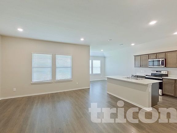 2nd image of 848 Glover Dr