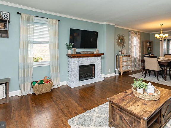 5th image of 1011 Cobbs St