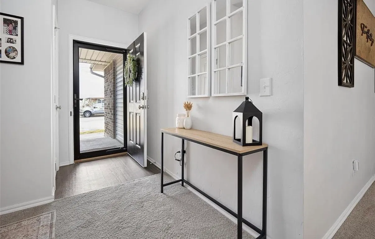 3 bed, 1407 sqft, $1,750 — Photo 2
