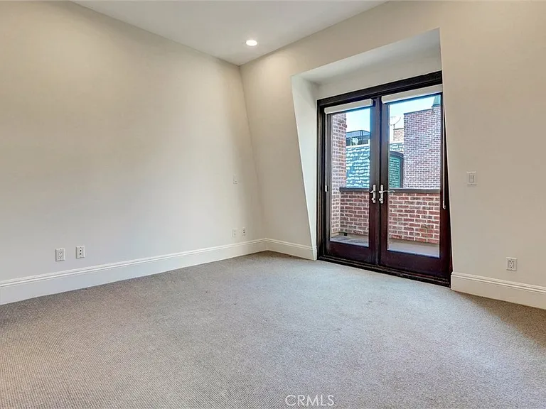 2323 S Beverly Glen Blvd #8 — Photo 19