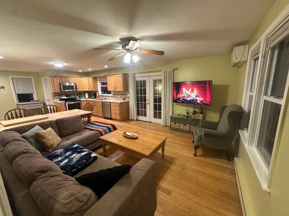 1 Lorenzo St #B, Worcester, MA 01604