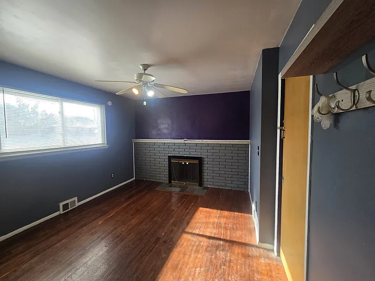 2366 Geoffry Dr — Photo 3
