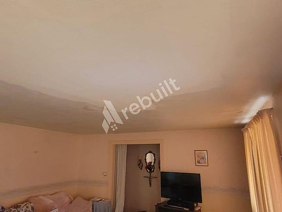 5th image of 207 S Scott St