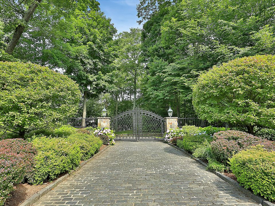 1st image of 42 Stone Paddock Pl