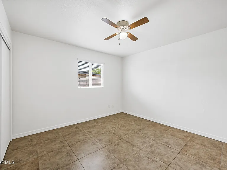 4115 N 18th Dr — Photo 12