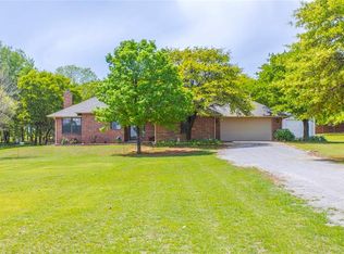 794 S Walnut Dr, Tuttle, OK 73089