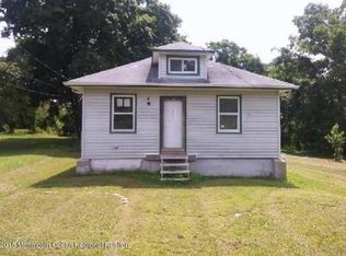 153 Adelphia Rd, Farmingdale, NJ 07727