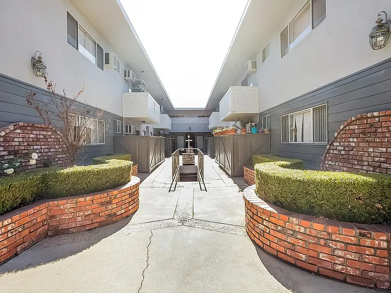 634 W Sierra Madre Blvd #E — Photo 10